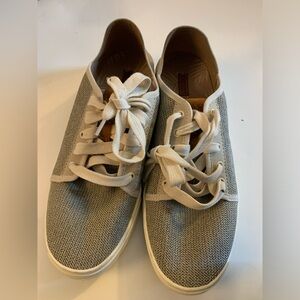 EUC Olukai Pehuea Li sneakers, size 11 Tapa color